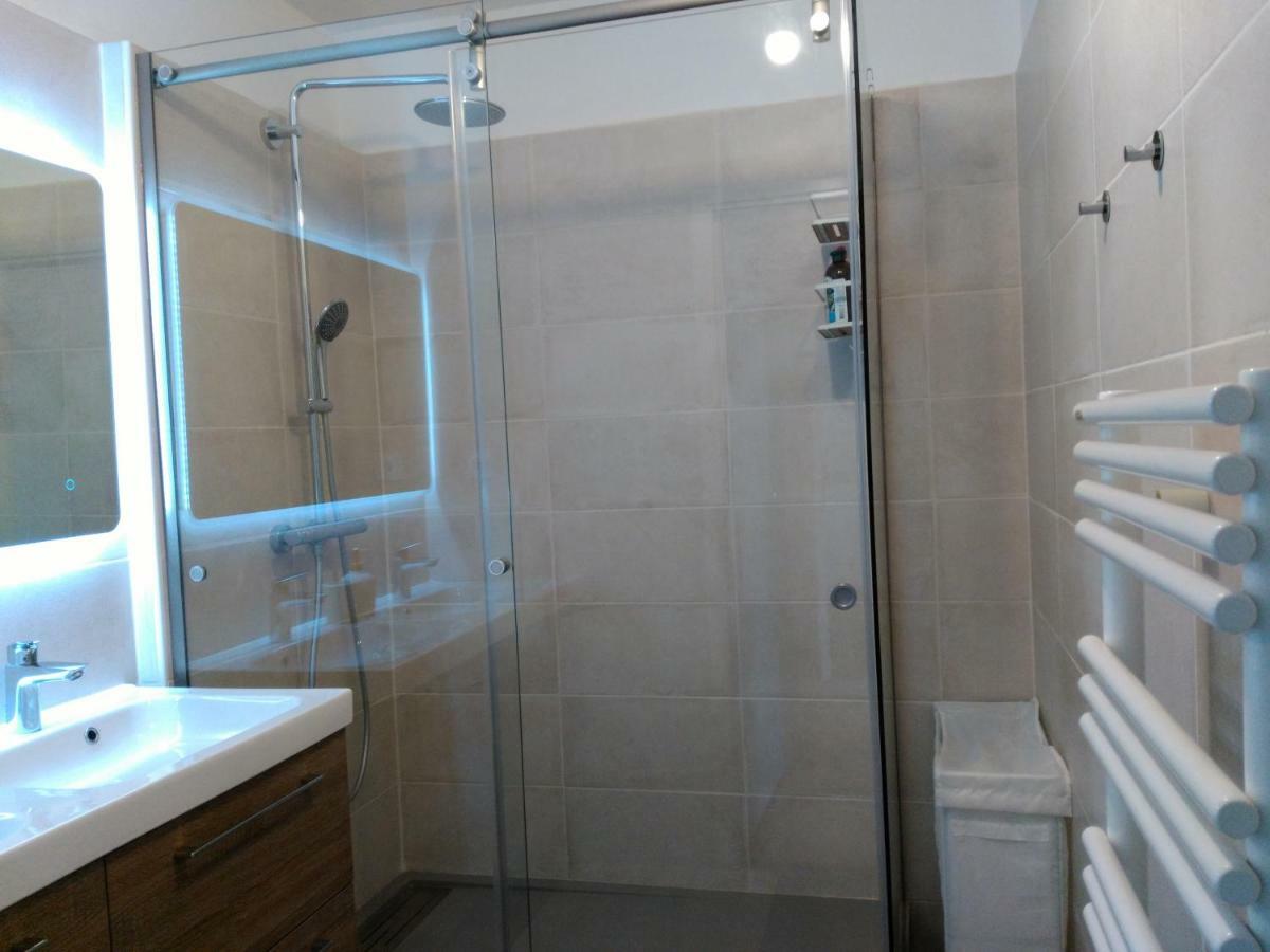 Bel Et Spacieux Appartement De 84 M² Avec Parking Tres Proche Du Metro Garibaldi Lião Exterior foto