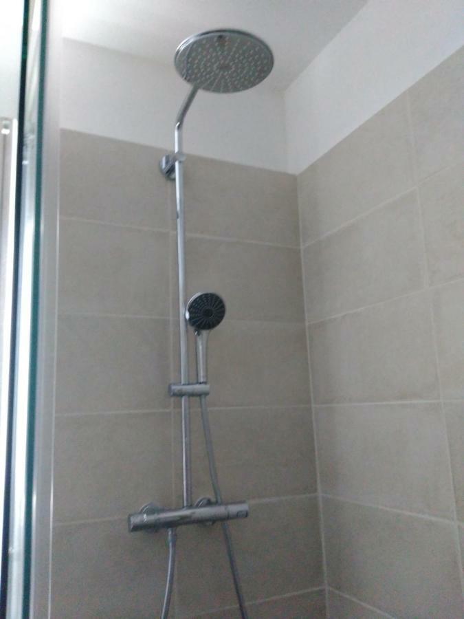 Bel Et Spacieux Appartement De 84 M² Avec Parking Tres Proche Du Metro Garibaldi Lião Exterior foto