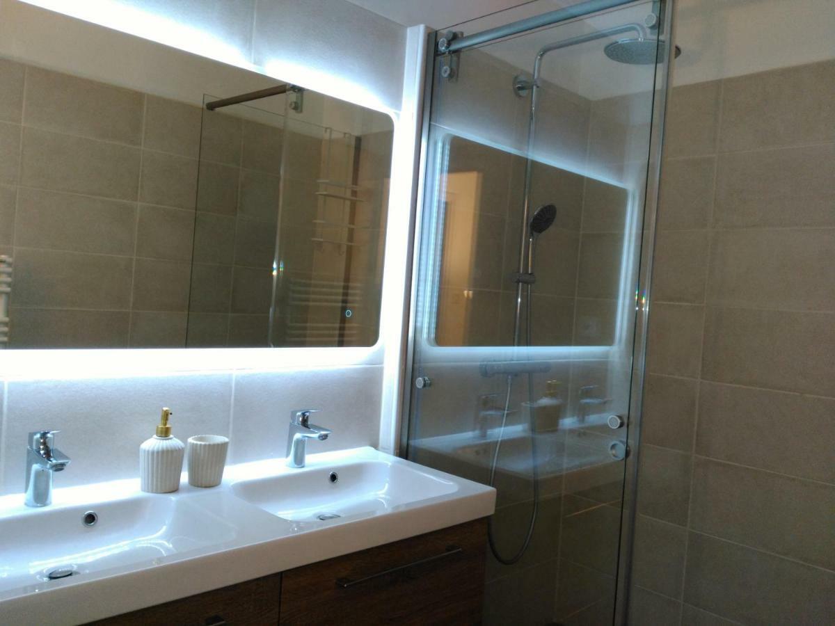 Bel Et Spacieux Appartement De 84 M² Avec Parking Tres Proche Du Metro Garibaldi Lião Exterior foto